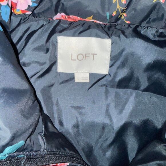 LOFT Floral print puffer vest, Size Large - Picture 3 of 4